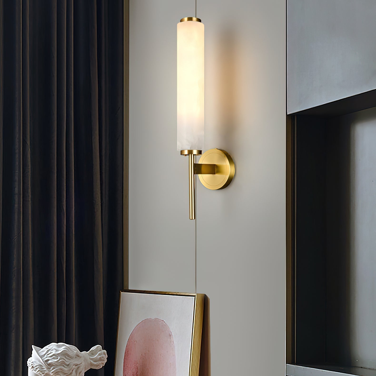 Brindisi Alabaster Column Wall Sconce / W 9.6″ x H 18.9″ / W 24.5cm x H 48cm / Brass & White / Warm Light