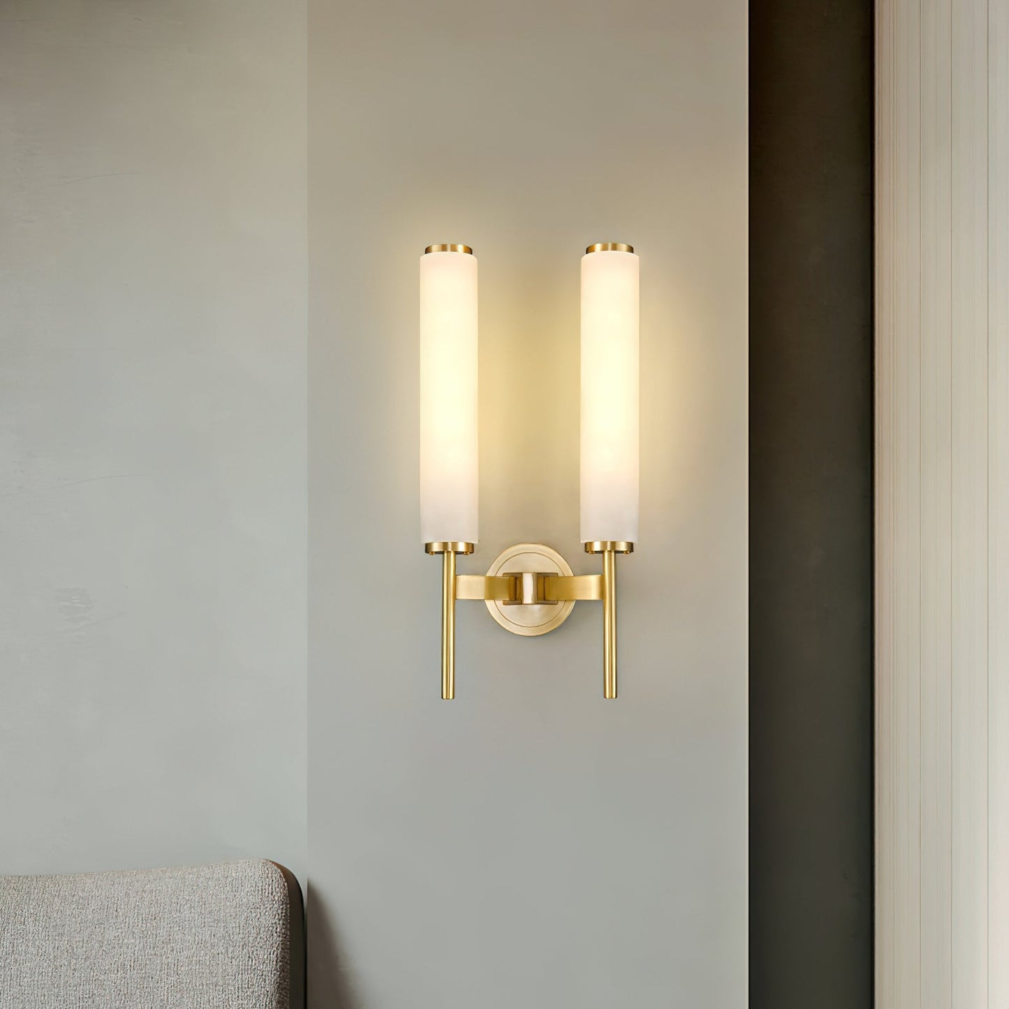 Brindisi Alabaster Column Wall Sconce / W 4.7″ x H 18.9″ / W 12cm x H 48cm Set of 2 / Brass & White / Warm Light