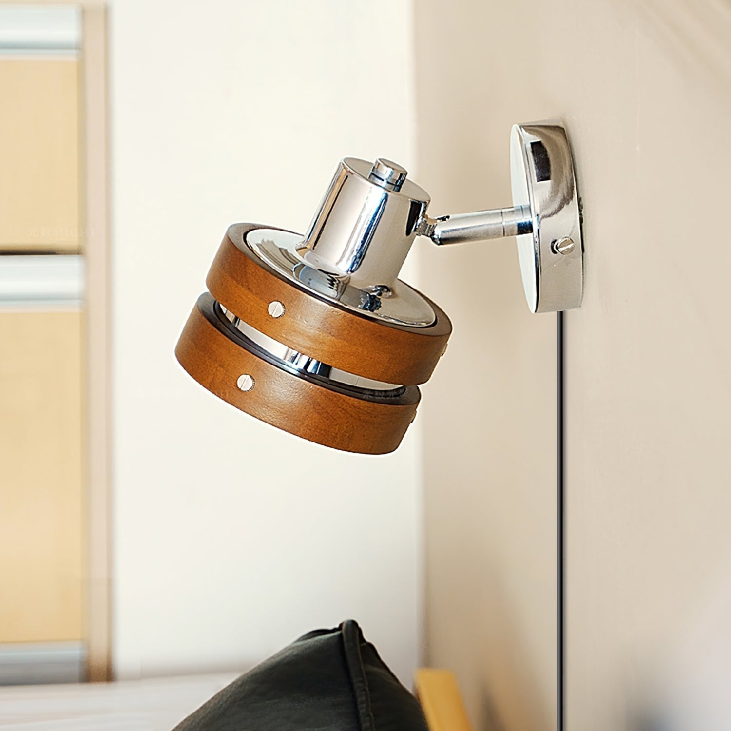 Karry Walnut Adjustable Plug-In Wall Light / Walnut color & Chrome / 2 pieces / US Plug