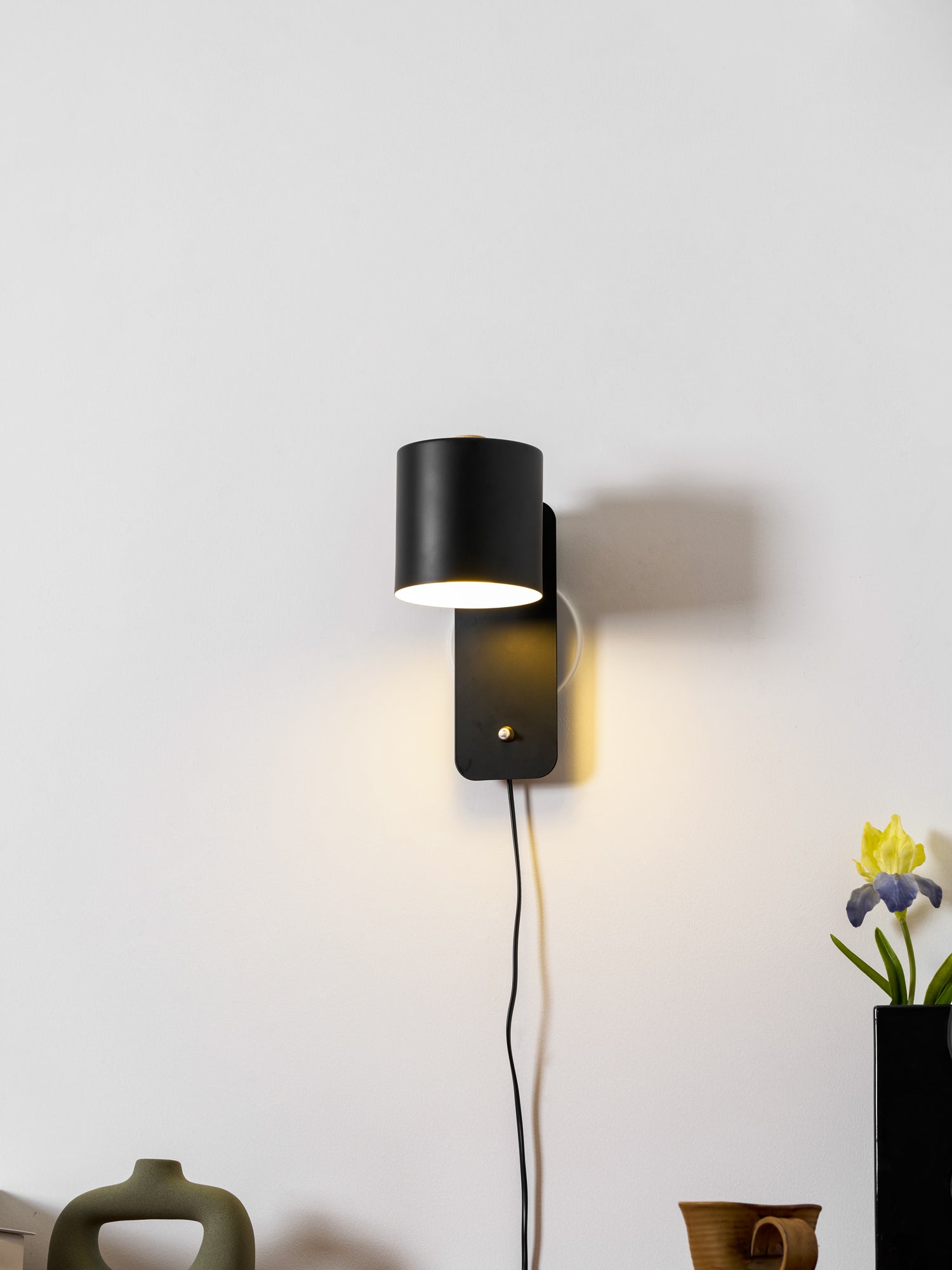 Rotatable Cylinder Plug-In Wall Light / ∅ 5.1″ x H 11.8″ / Dia 13cm x H 30cm / White / UK Plug