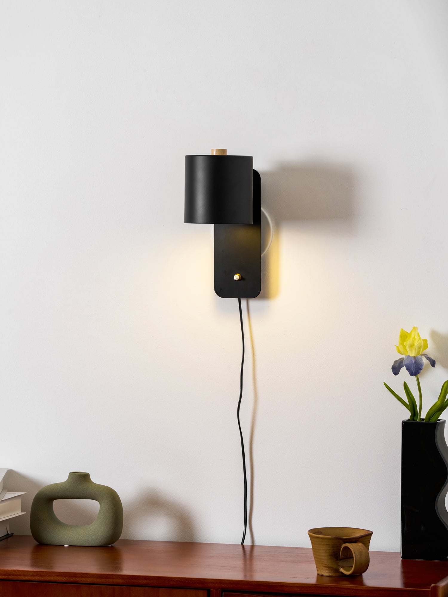 Rotatable Cylinder Plug-In Wall Light / ∅ 5.1″ x H 11.8″ / Dia 13cm x H 30cm / White / AU Plug