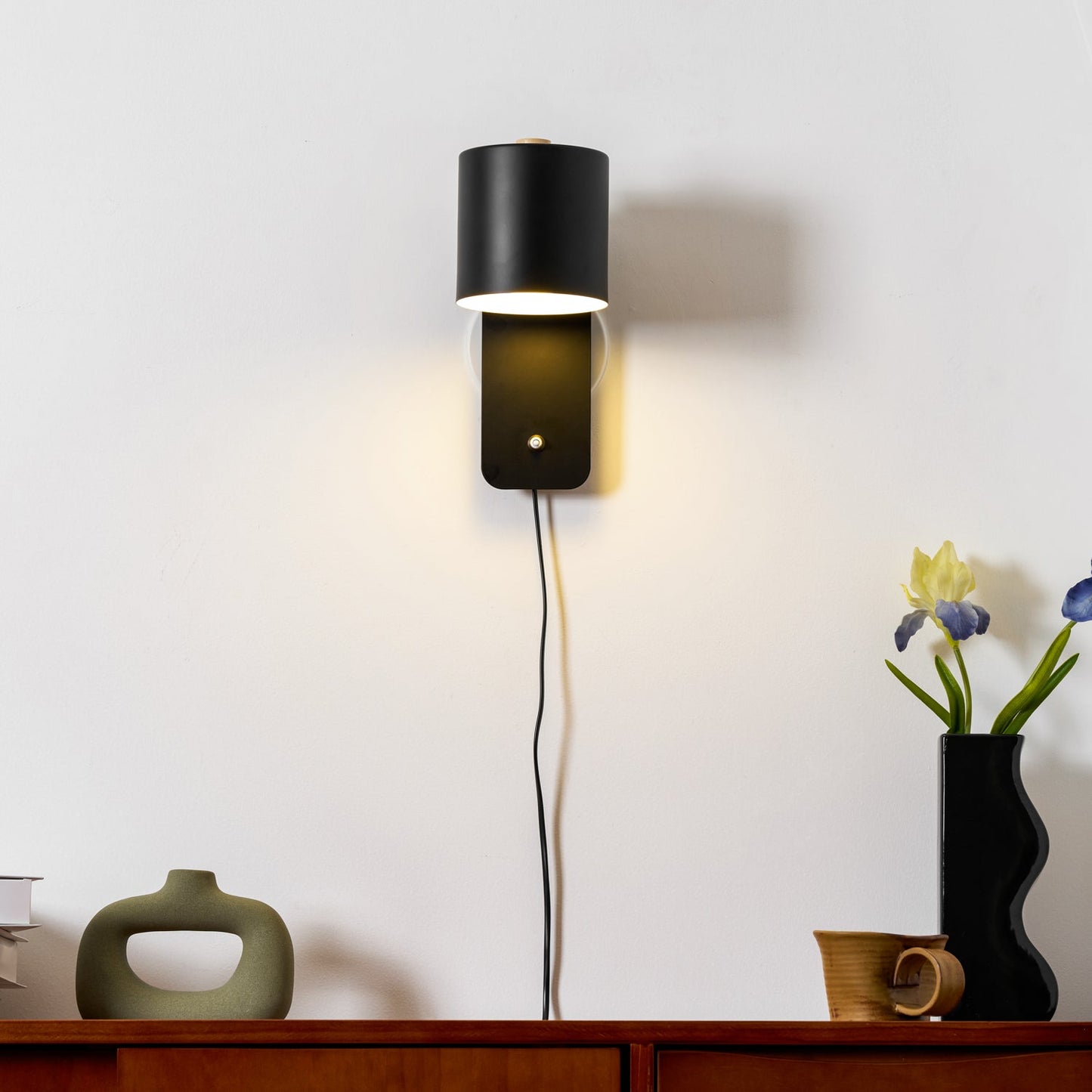 Rotatable Cylinder Plug-In Wall Light / ∅ 5.1″ x H 11.8″ / Dia 13cm x H 30cm / White / EU Plug