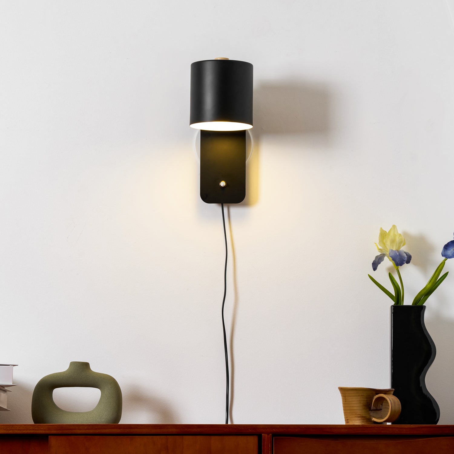 Rotatable Cylinder Plug-In Wall Light / ∅ 5.1″ x H 11.8″ / Dia 13cm x H 30cm / White / EU Plug