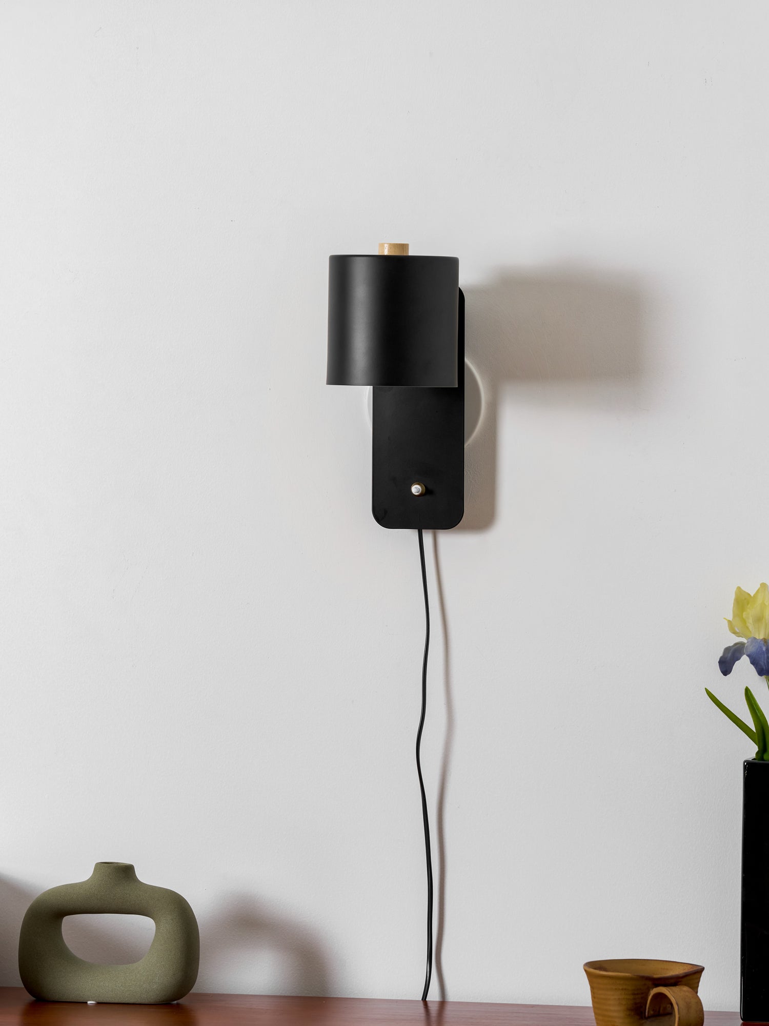 Rotatable Cylinder Plug-In Wall Light / ∅ 5.1″ x H 11.8″ / Dia 13cm x H 30cm / Grey / UK Plug