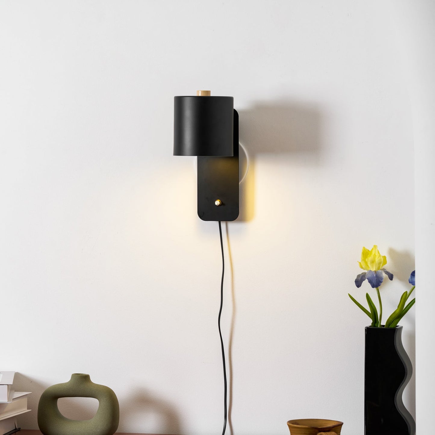 Rotatable Cylinder Plug-In Wall Light / ∅ 5.1″ x H 11.8″ / Dia 13cm x H 30cm / Grey / AU Plug