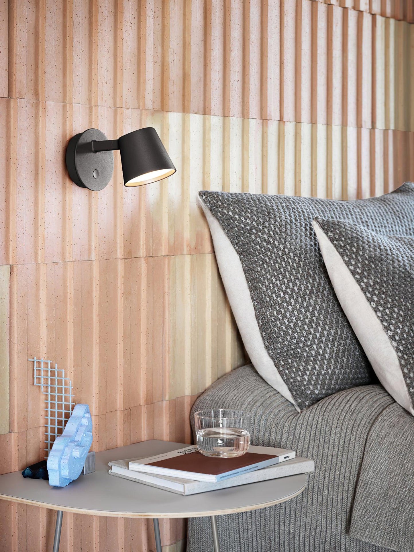 Tip Adjustable LED Wall Light / Set of 2 / Black / Warm Light